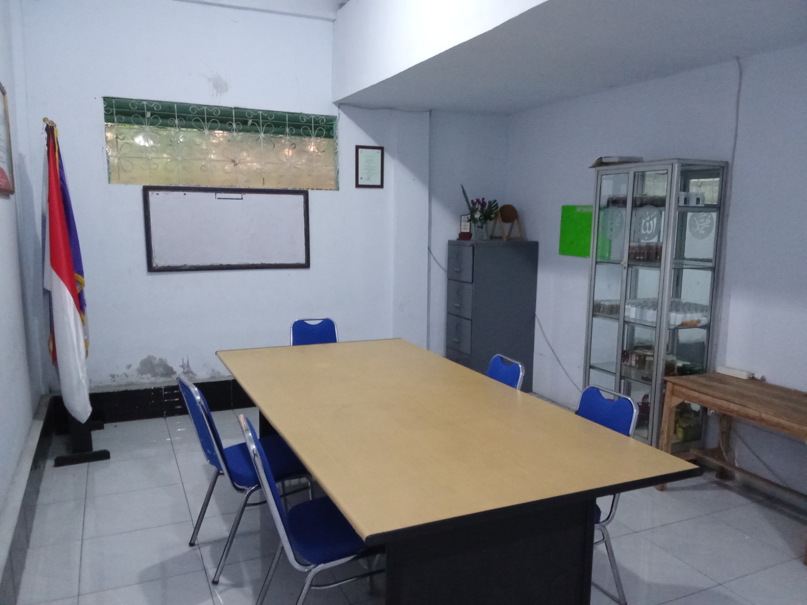 Ruang kegiatan YAPIKA YAPIKA